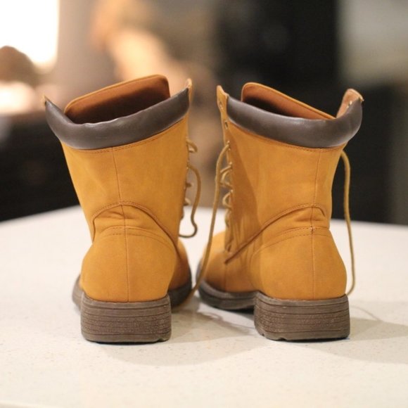 Shoedazzle Joelene Hiker Boot - Picture 2 of 2